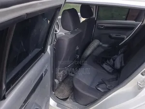 Suzuki Swift 2011 Silver