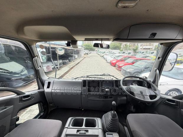 Isuzu Forward - thumbnail 7