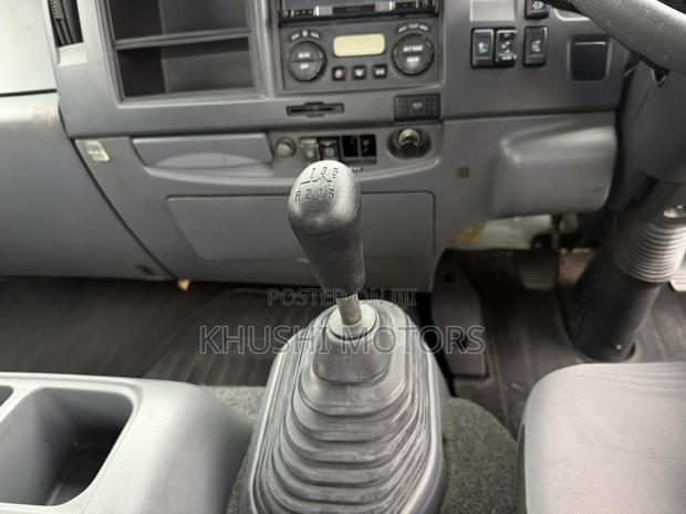 Isuzu Forward - thumbnail 8