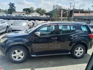 Isuzu D-MAX 2015 Black
