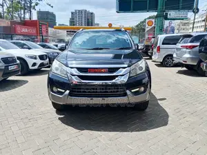 Isuzu D-MAX 2015 Black