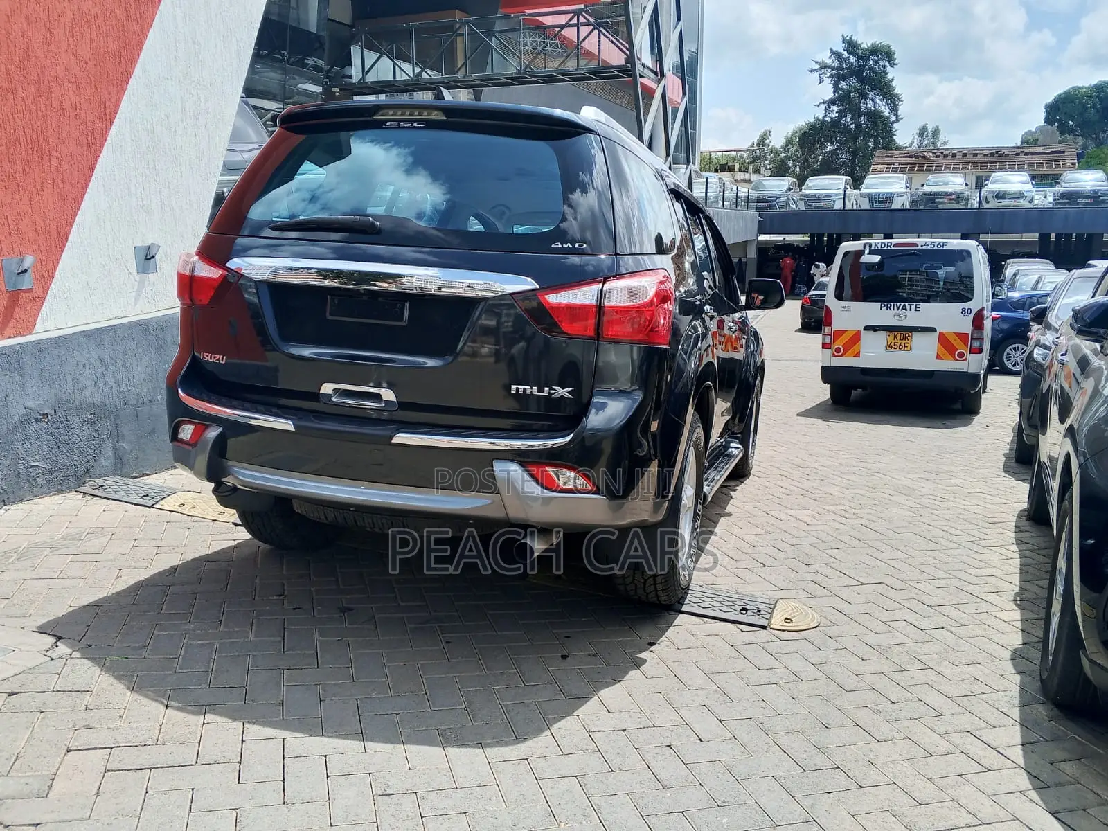 Isuzu D-MAX 2015 Black