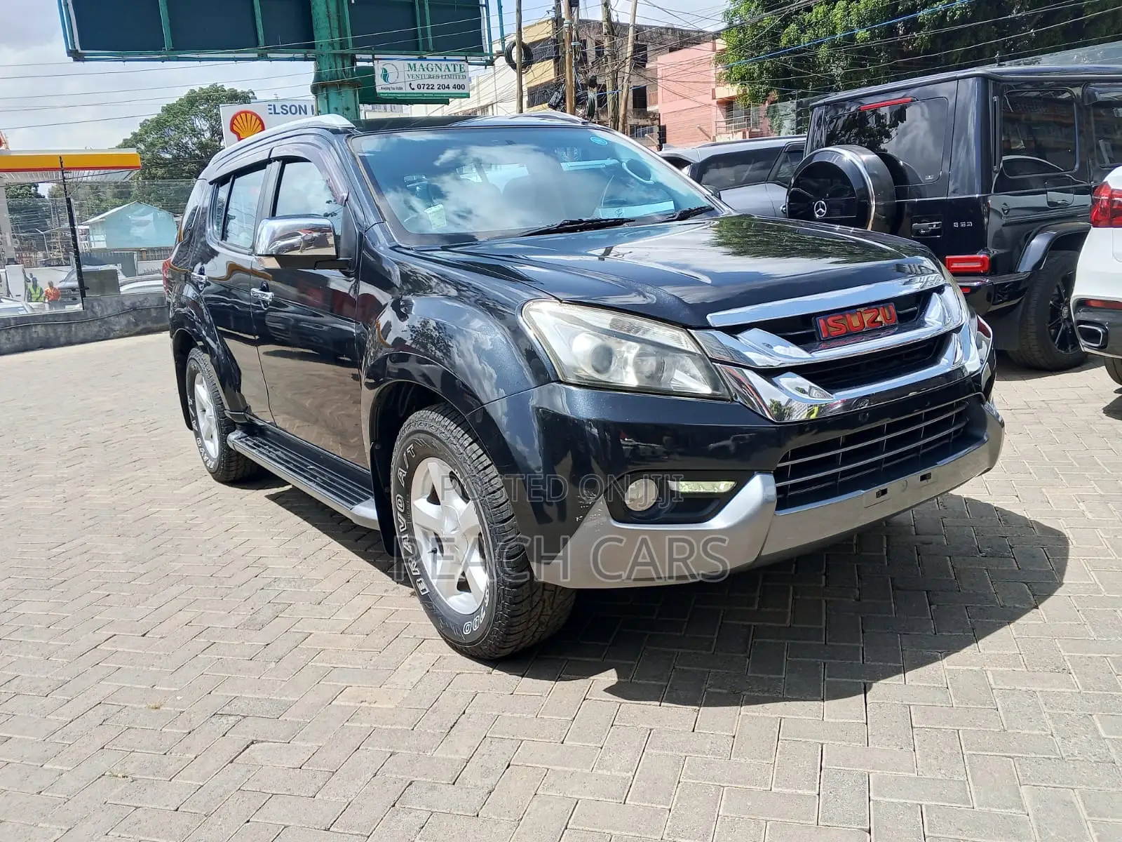 Isuzu D-MAX 2015 Black
