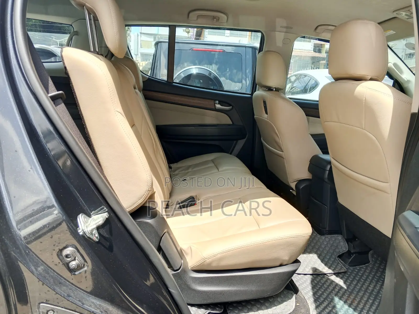 Isuzu D-MAX 2015 Black