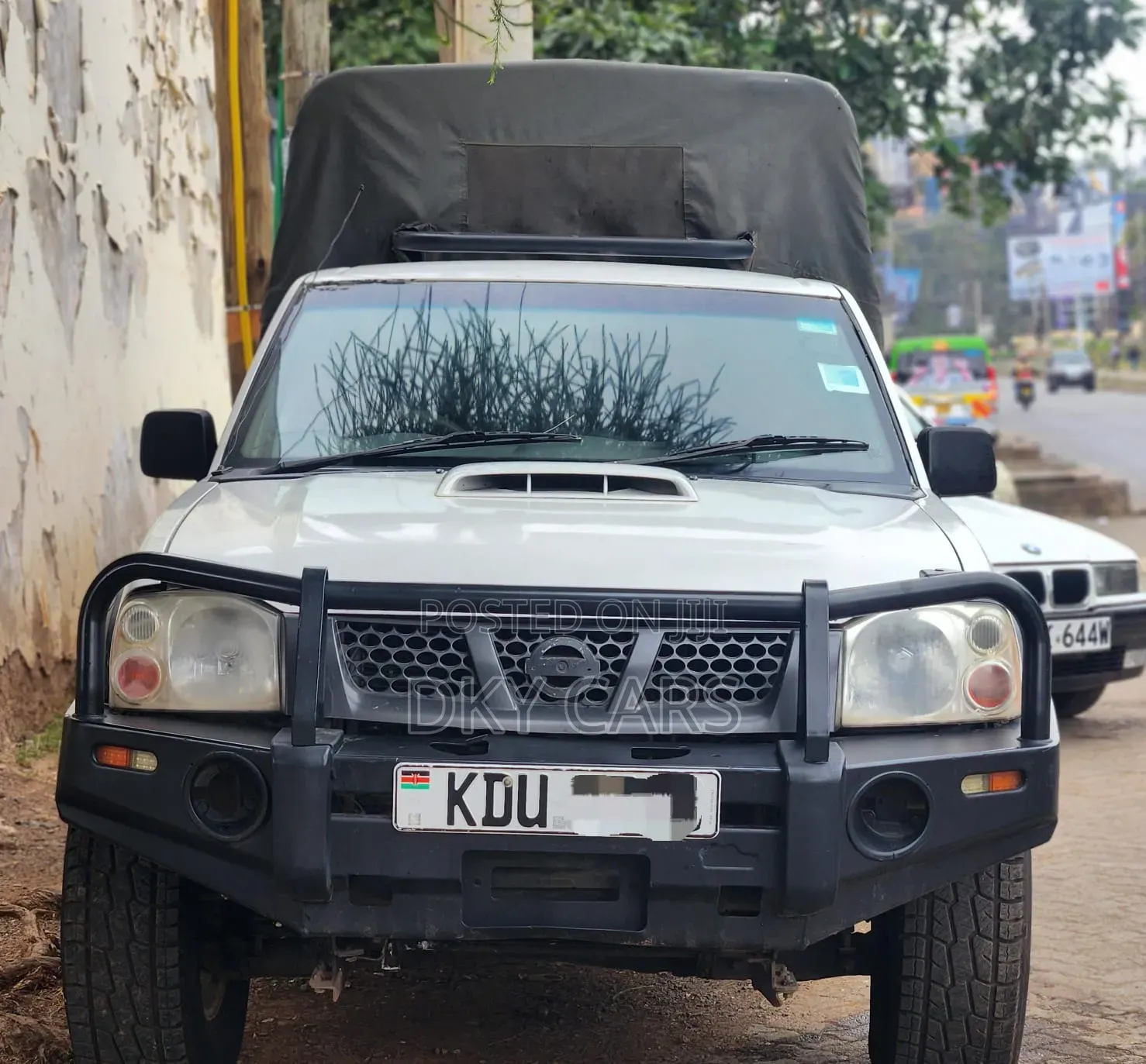 Nissan NP300 2010 White