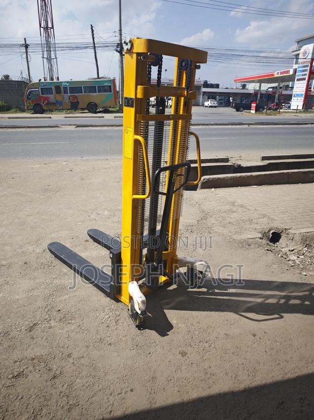 Manual Hydraulic Stacker - main view