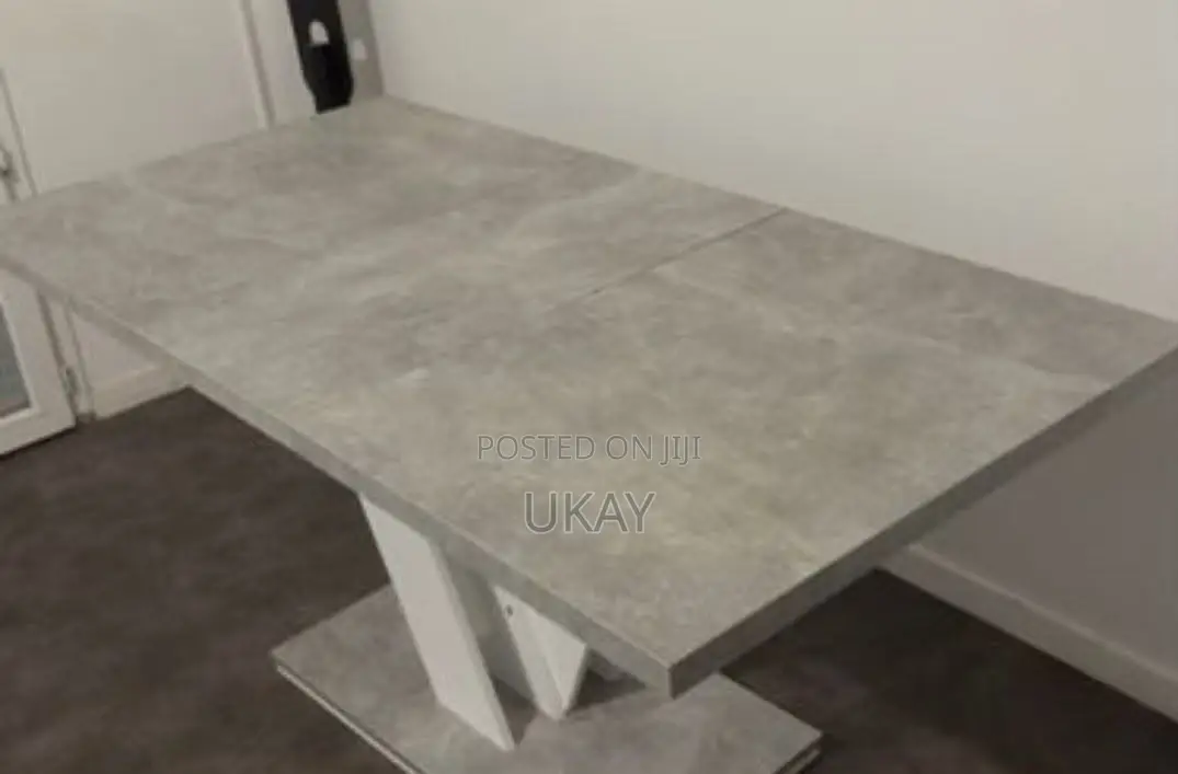 Extendable Dining Table.