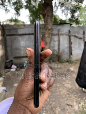 Apple iPhone XR 64 GB Black
