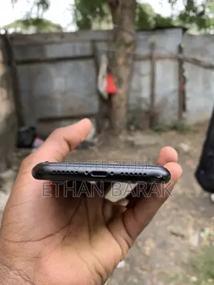 Apple iPhone XR 64 GB Black