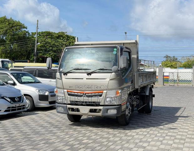 Mitsubishi Fuso Canter - thumbnail 3
