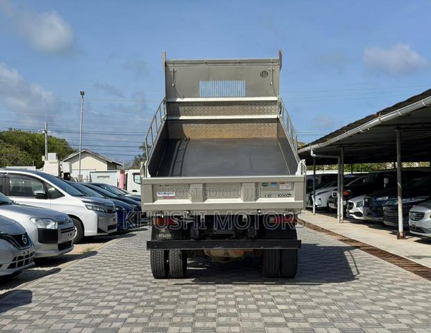 Mitsubishi Fuso Canter - thumbnail 5