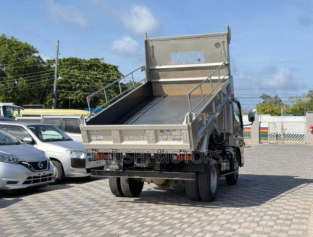 Mitsubishi Fuso Canter - thumbnail 6