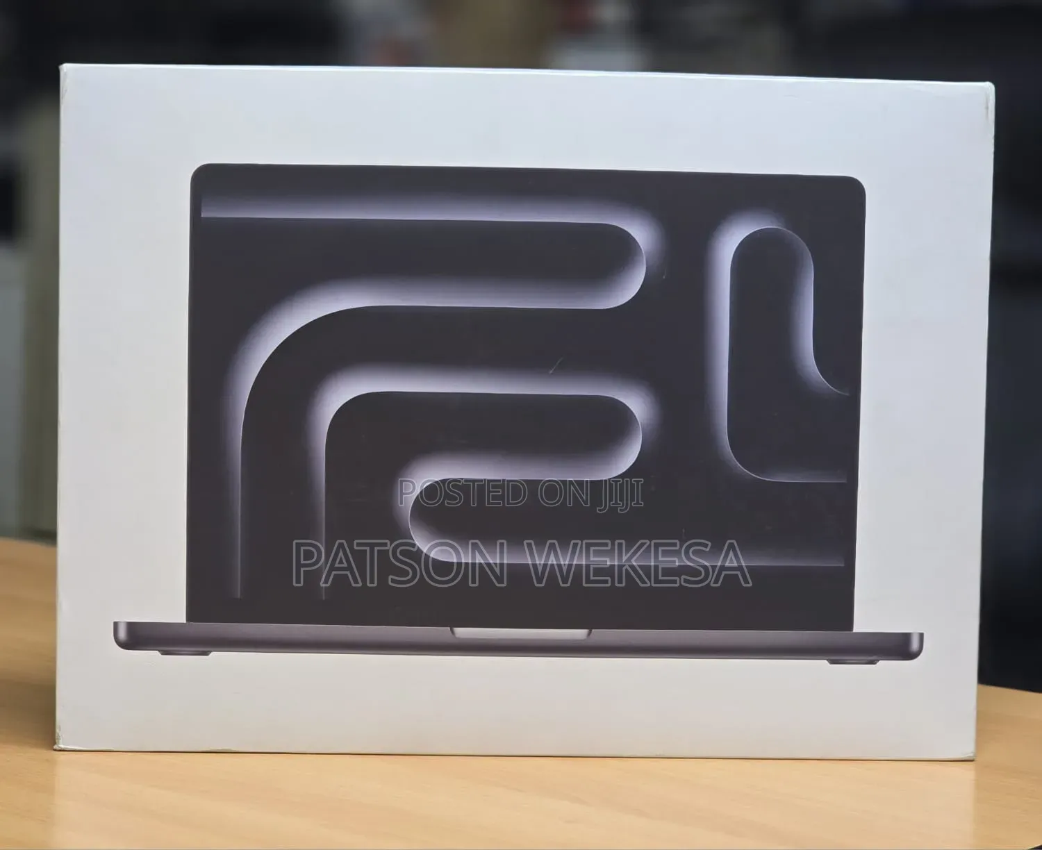 New Laptop Apple MacBook Pro 2025 M5 16GB SSD 512GB