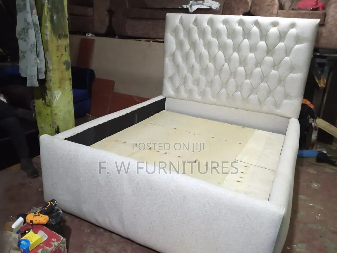 White Chester Bed