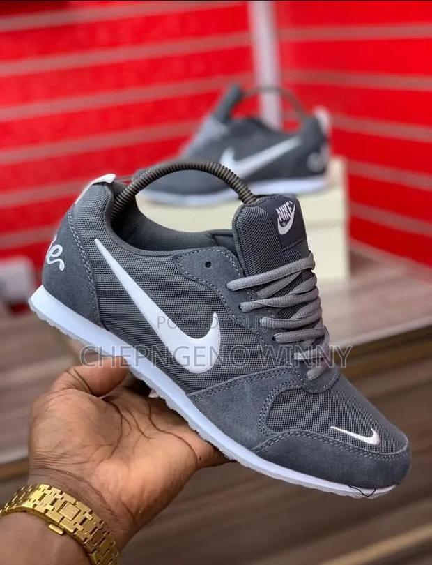 Nike Sports Shoes - thumbnail 4
