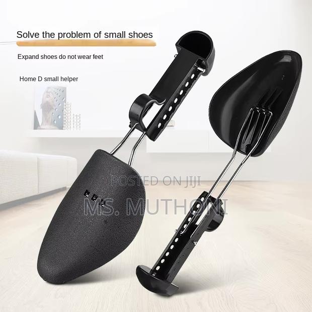 A Pair Shoe Tree / Stretcher - thumbnail 2