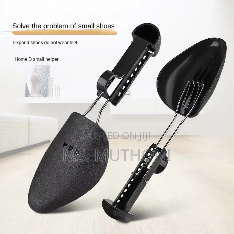 A Pair Shoe Tree / Stretcher