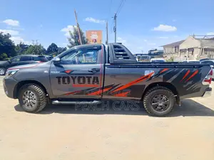 Toyota Hilux 2018 Silver