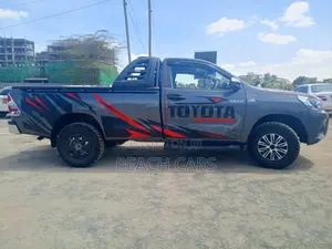 Toyota Hilux 2018 Silver