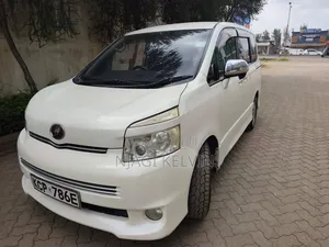 Toyota Voxy 2010 White