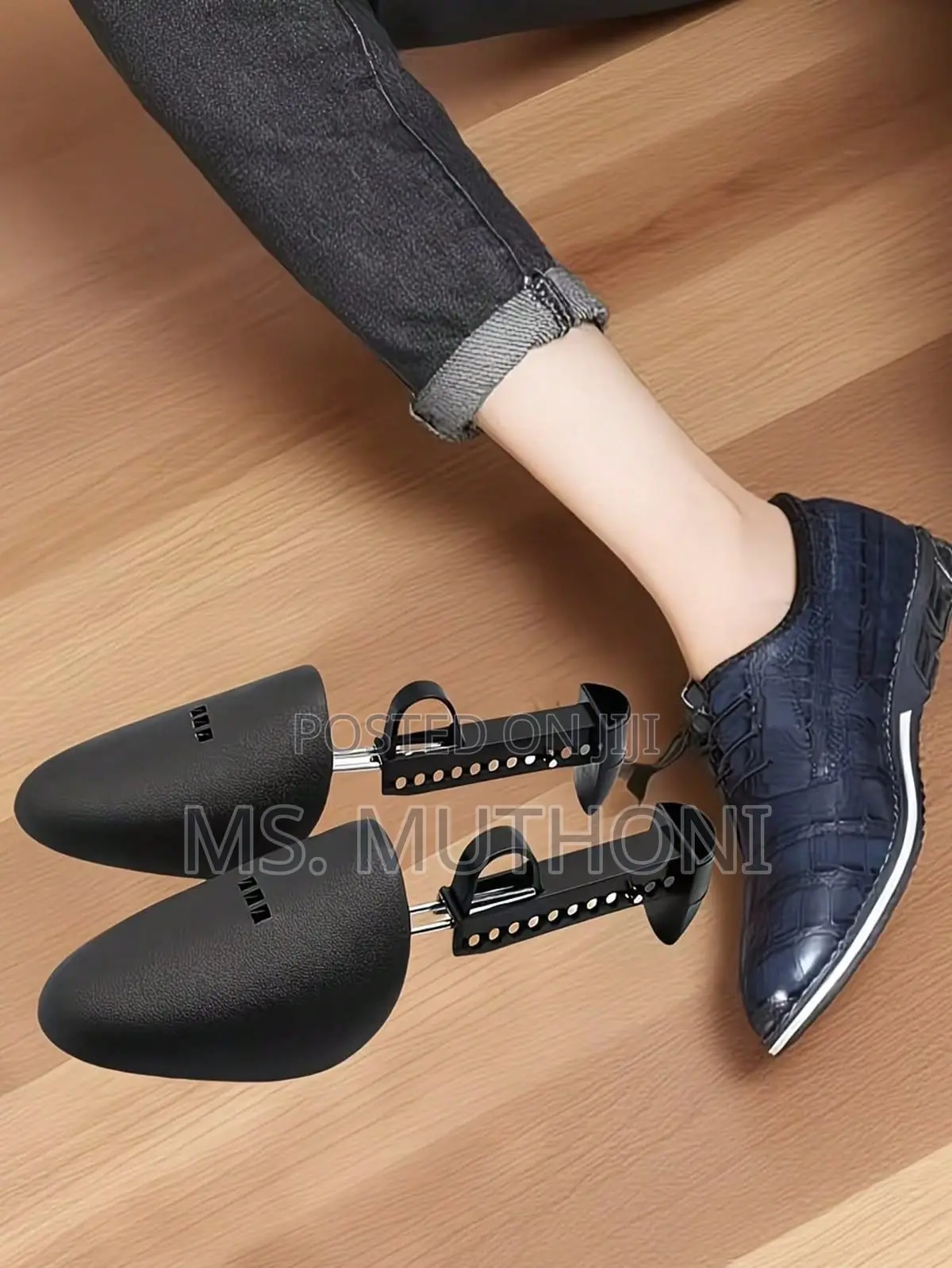 A Pair Shoe Tree / Stretcher