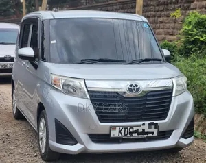 Toyota Roomy 2018 Silver