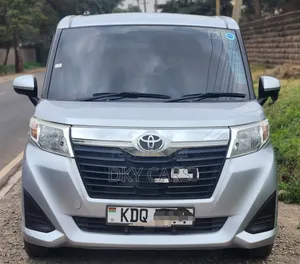 Toyota Roomy 2018 Silver