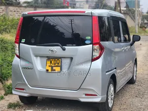 Toyota Roomy 2018 Silver