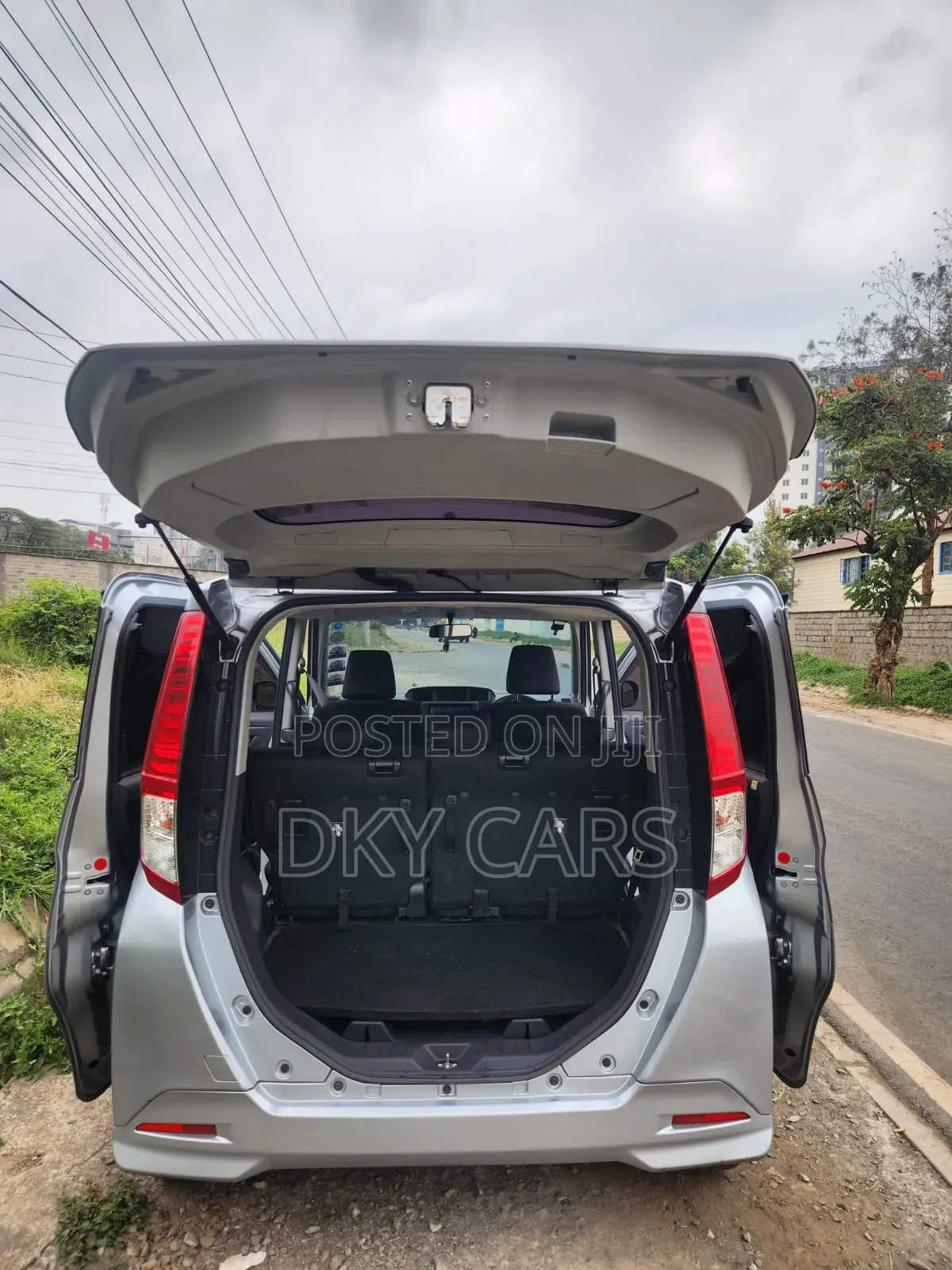 Toyota Roomy 2018 Silver
