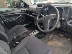 Toyota Succeed SV Premium 2016 Silver