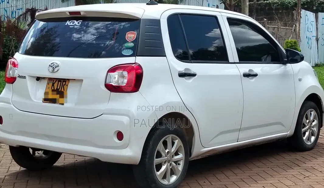Toyota Passo 2018 White