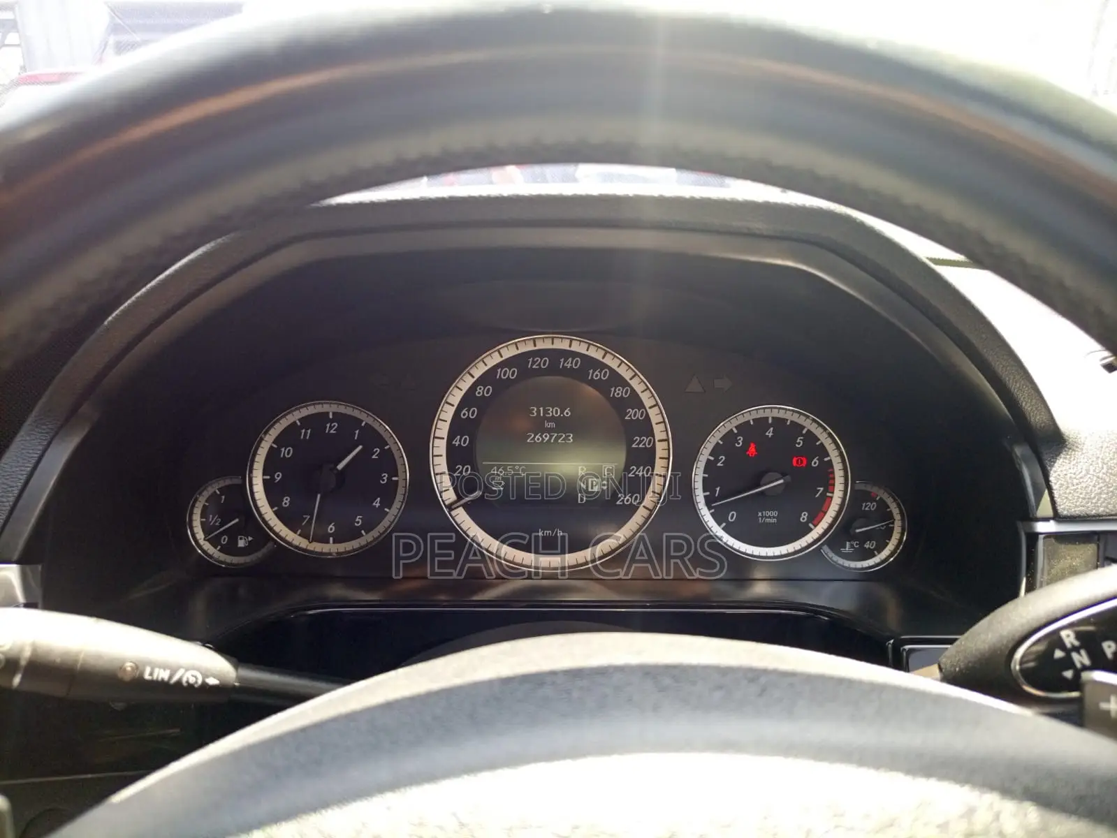 Mercedes-Benz E300 2009 Gold