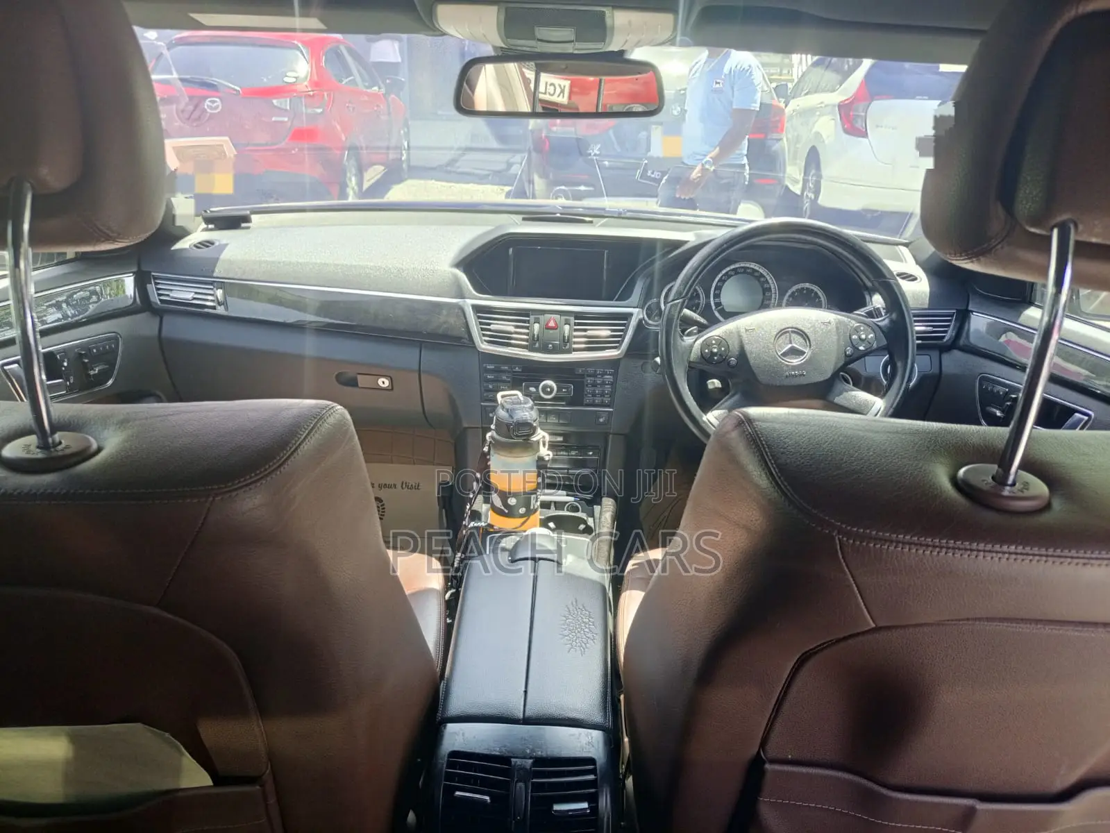 Mercedes-Benz E300 2009 Gold