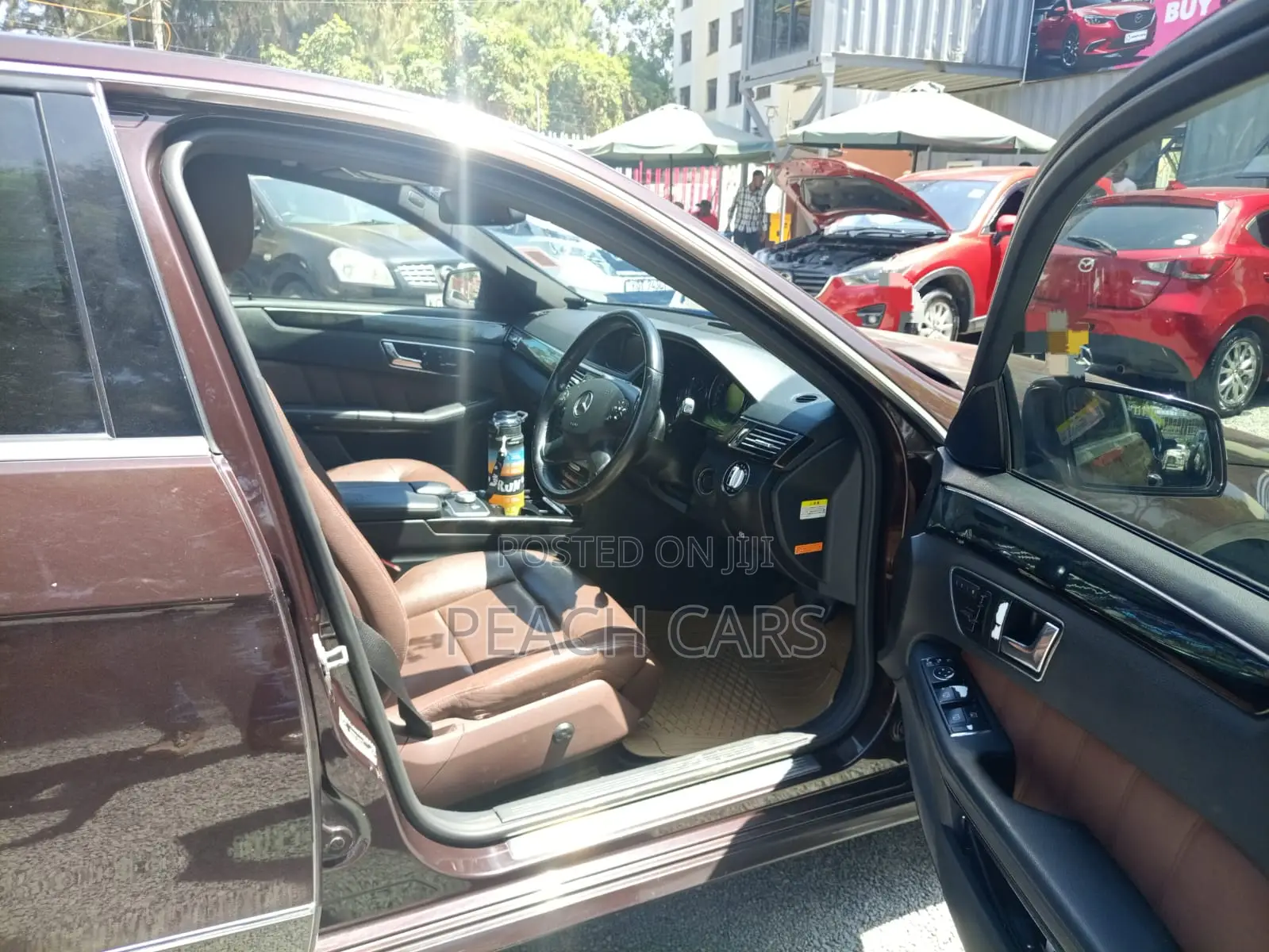 Mercedes-Benz E300 2009 Gold