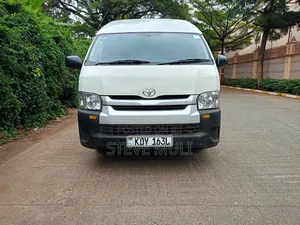 Toyota Hiace 9l