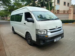 Toyota Hiace 9l