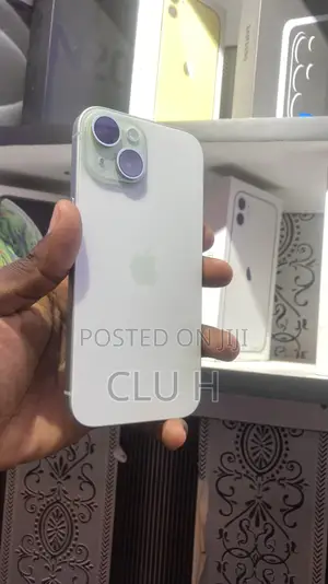 Apple iPhone 15 128 GB Green