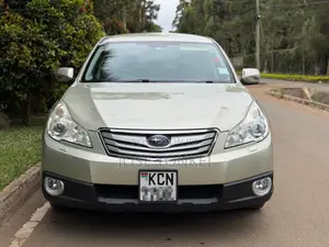 Subaru Outback 2.5i 2010 Gold