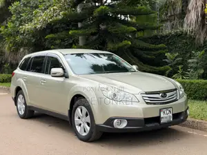 Subaru Outback 2.5i 2010 Gold