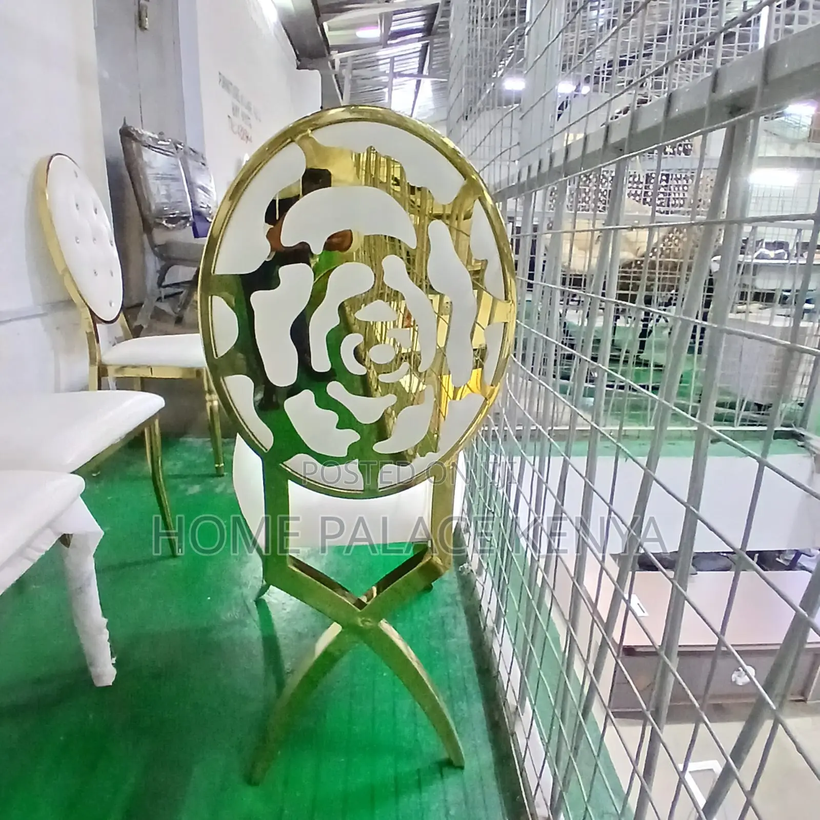 Banquet Chair: Oval Back Royal Chair With X Back Legs