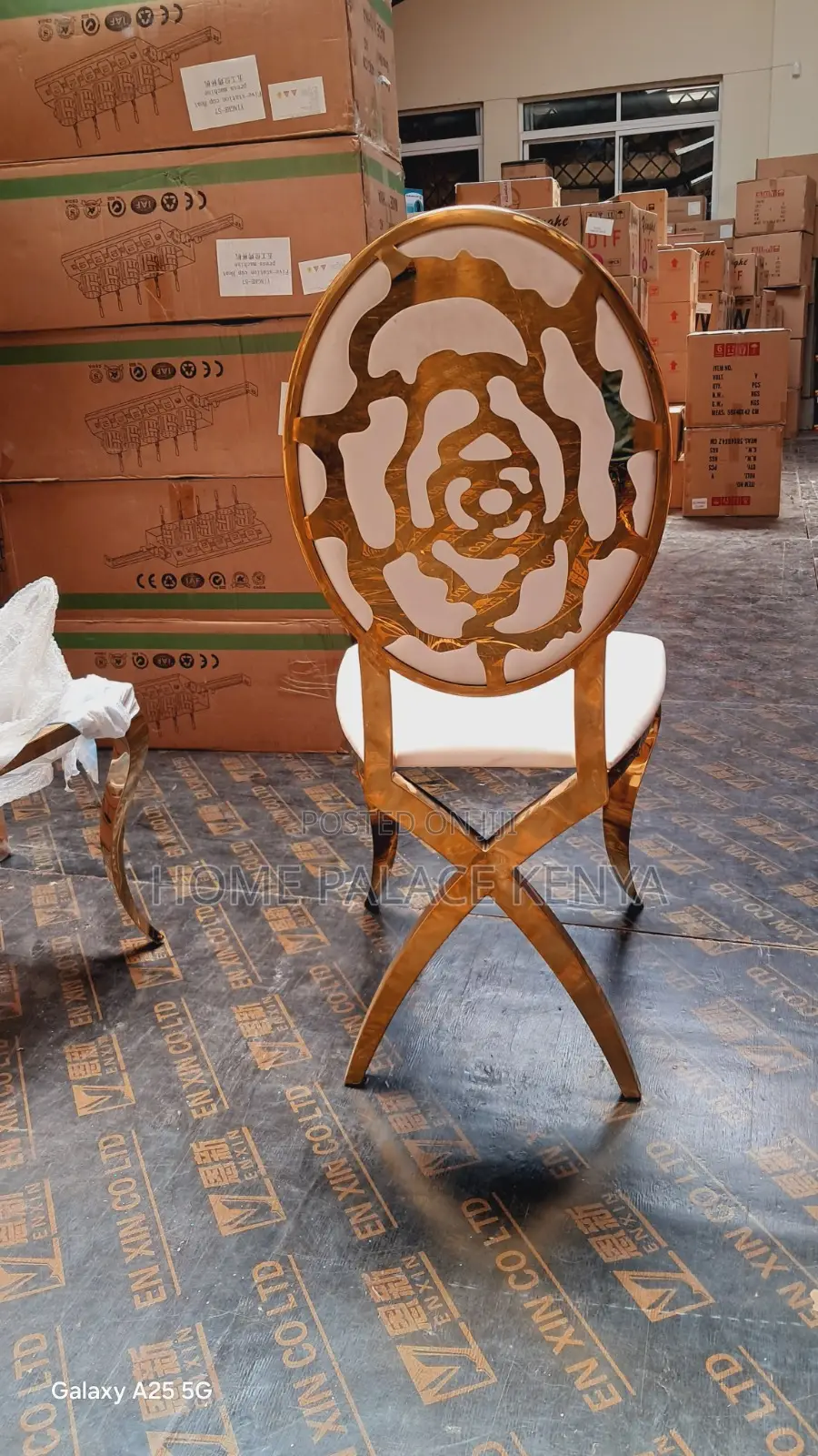 Banquet Chair: Oval Back Royal Chair With X Back Legs