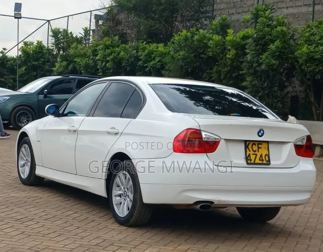 BMW 320i 2009 White