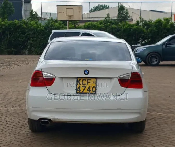 BMW 320i 2009 White