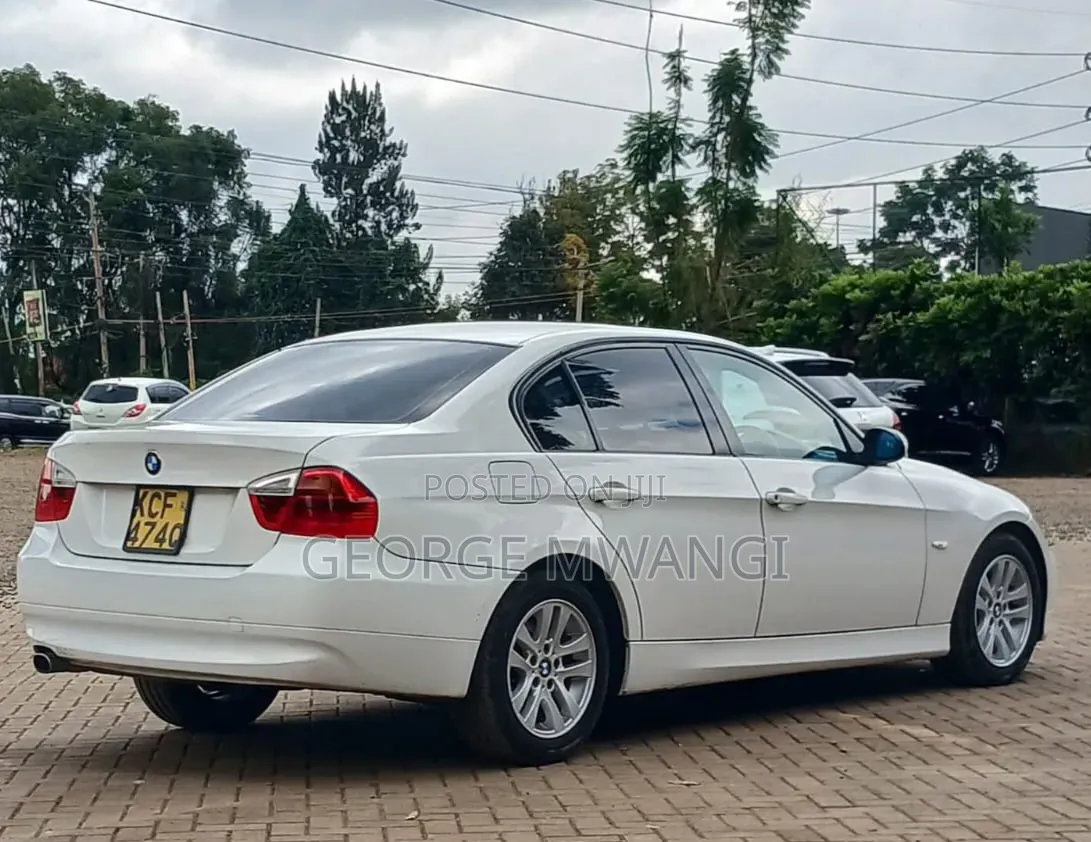 BMW 320i 2009 White