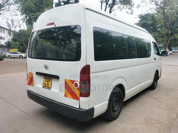 Toyota Grand HiAce 2016 White - thumbnail 2