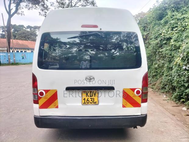 Toyota Grand HiAce 2016 White - thumbnail 4