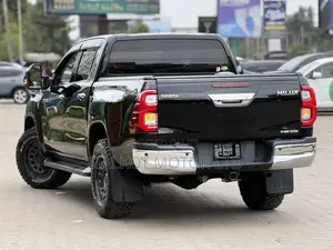 Toyota Hilux Revo Double Cab Deisel 2.4 RWD 2021 Black