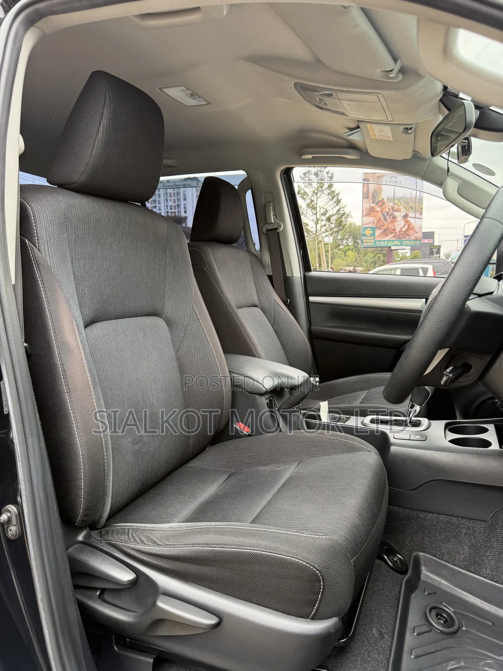 Toyota Hilux Revo Double Cab Deisel 2.4 RWD 2021 Black