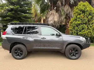 Toyota Land Cruiser Prado 4.0 i 2010 Gray