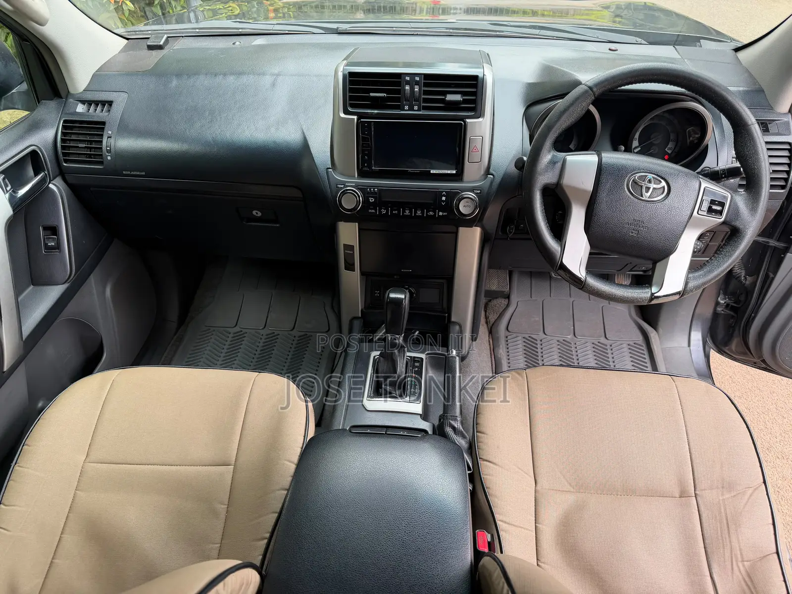 Toyota Land Cruiser Prado 4.0 i 2010 Gray